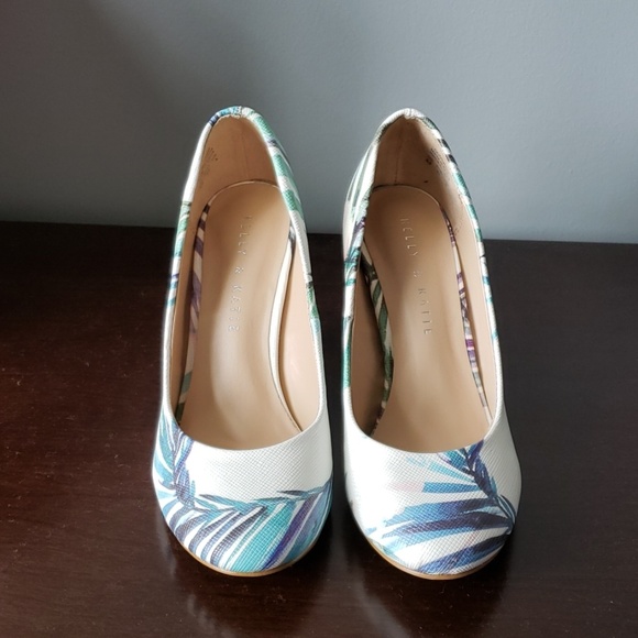 Women's Heels - Rounded Toe - Picture 2 of 6